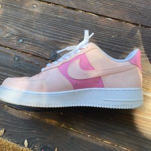 Pink Air Force 1’s Size Women’s 10